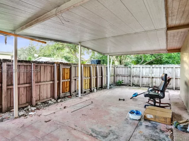 Продажа дома по адресу 6404 Evans St - фото 8975842