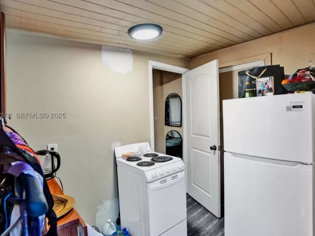 Продажа дома по адресу 6404 Evans St - фото 8975863