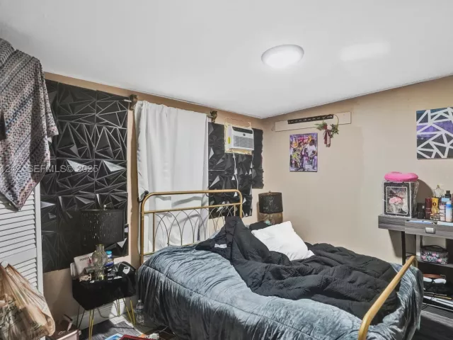 Продажа дома по адресу 6404 Evans St - фото 8975864