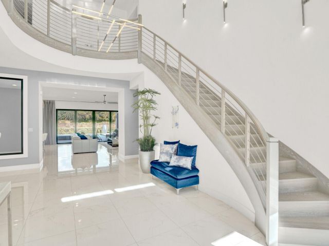 Продажа дома по адресу 8815 Skyward Street - фото 6852492