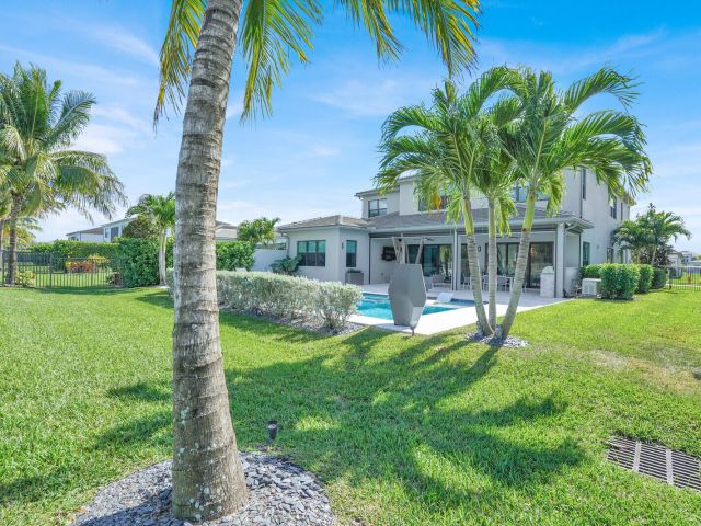 Продажа дома по адресу 8815 Skyward Street - фото 6852496