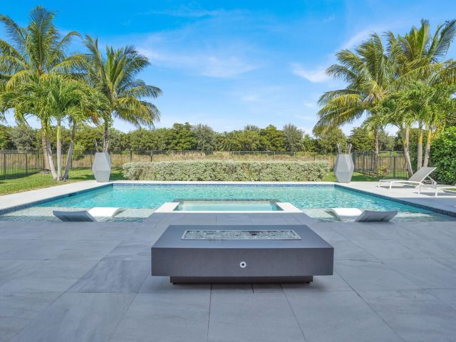 Продажа дома по адресу 8815 Skyward Street - фото 6852498