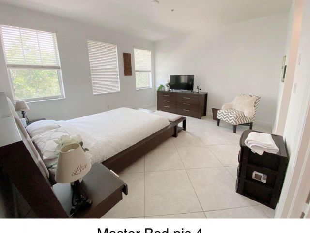 Дом в аренду по адресу 750 Millbrae Court 3 - фото 6853880