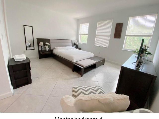 Дом в аренду по адресу 750 Millbrae Court 3 - фото 6853882