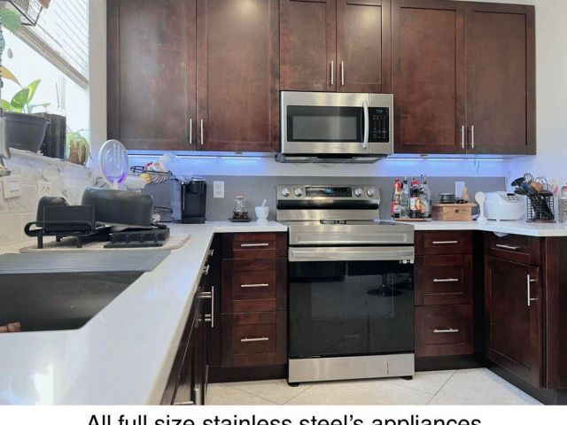 Дом в аренду по адресу 750 Millbrae Court 3 - фото 6853888