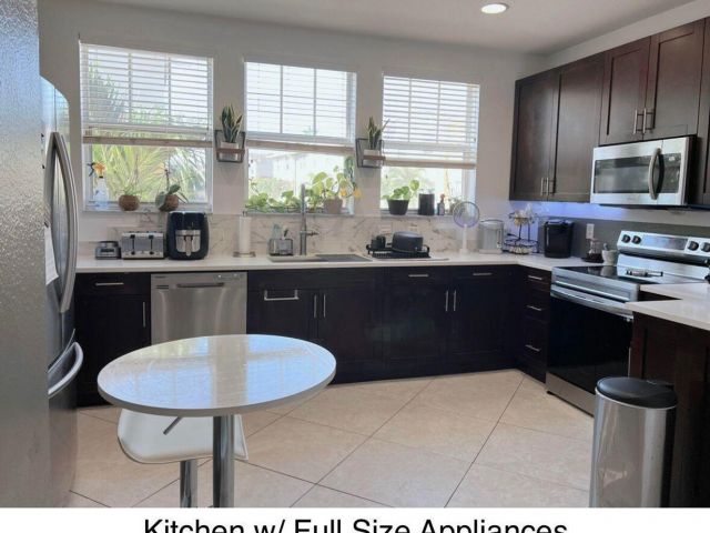 Дом в аренду по адресу 750 Millbrae Court 3 - фото 6853889