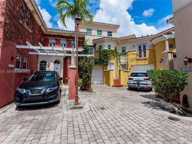 Дом в аренду по адресу 18460 NE 30th Ave 18460 - фото 6853523