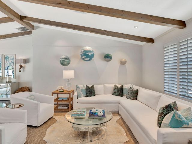 Дом в аренду по адресу 136 Worth Court S - фото 6853567