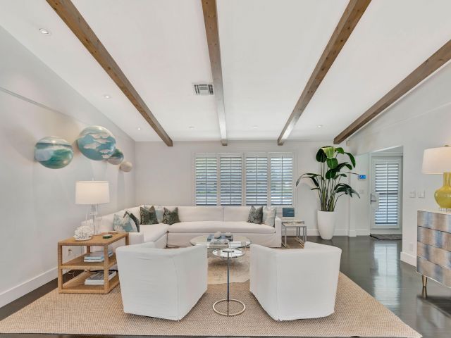 Дом в аренду по адресу 136 Worth Court S - фото 6853569