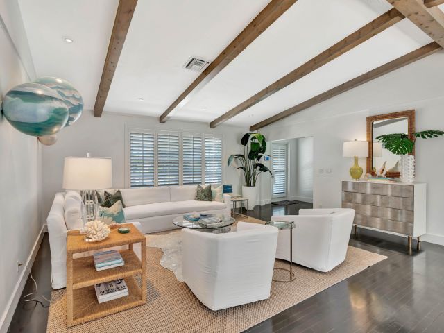 Дом в аренду по адресу 136 Worth Court S - фото 6853570