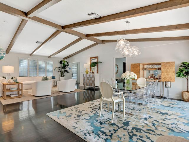 Дом в аренду по адресу 136 Worth Court S - фото 6853574