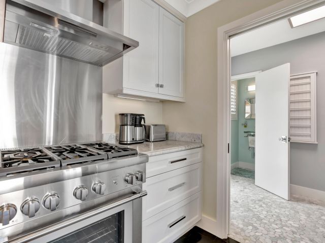 Дом в аренду по адресу 136 Worth Court S - фото 6853583