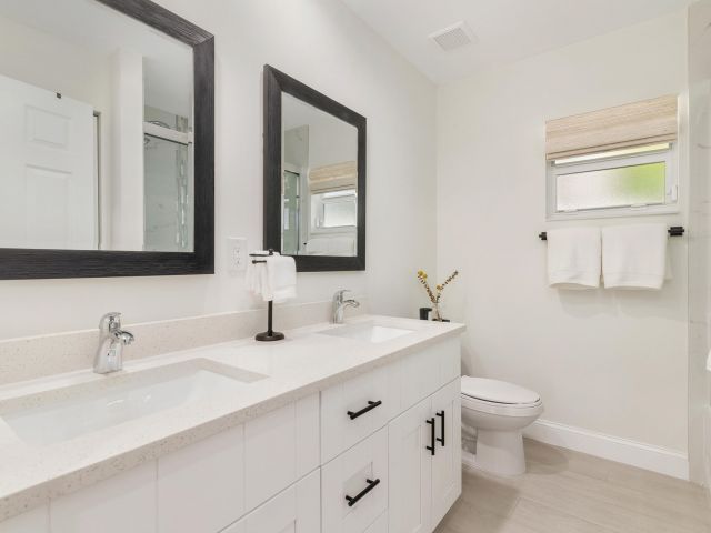 Продажа дома по адресу 3805 Russell Avenue - фото 6855417