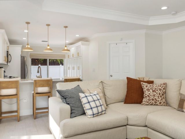 Продажа дома по адресу 3805 Russell Avenue - фото 6855427