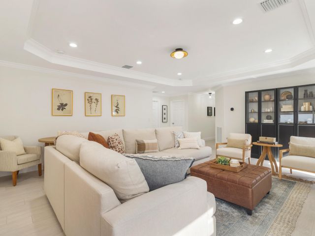 Продажа дома по адресу 3805 Russell Avenue - фото 6855429