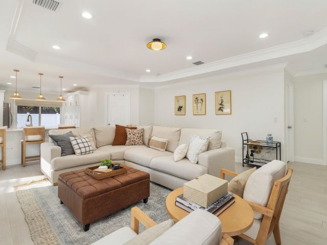 Продажа дома по адресу 3805 Russell Avenue - фото 6855431