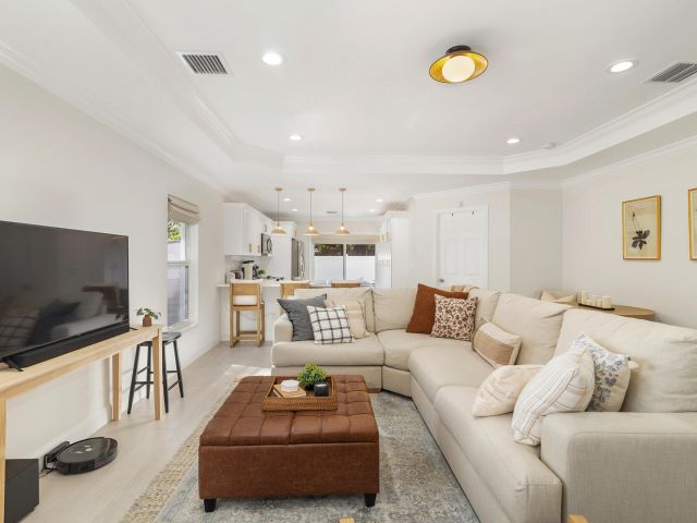 Продажа дома по адресу 3805 Russell Avenue - фото 6855432