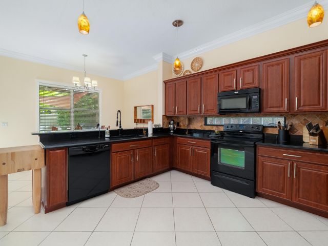 Продажа дома по адресу 254 Gazetta Way - фото 6853905