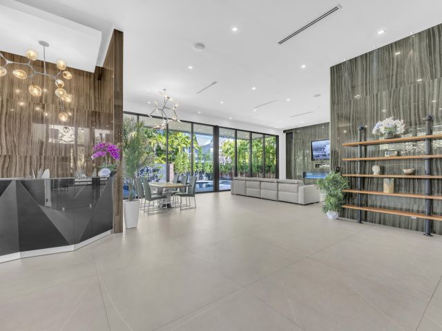 Продажа дома по адресу 2401 NE 13th Street - фото 6879888