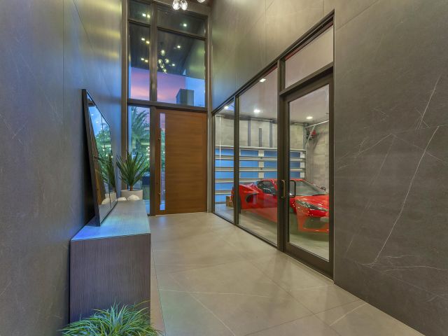 Продажа дома по адресу 2401 NE 13th Street - фото 6879890