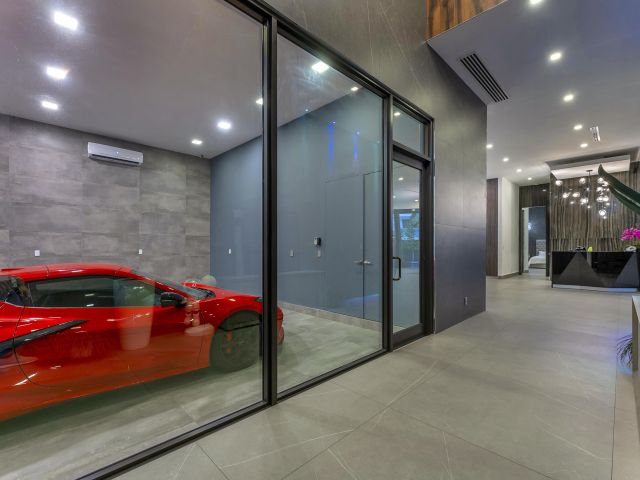 Продажа дома по адресу 2401 NE 13th Street - фото 6879892