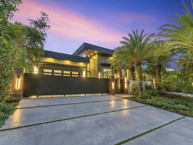 Продажа дома по адресу 2401 NE 13th Street - фото 6879899