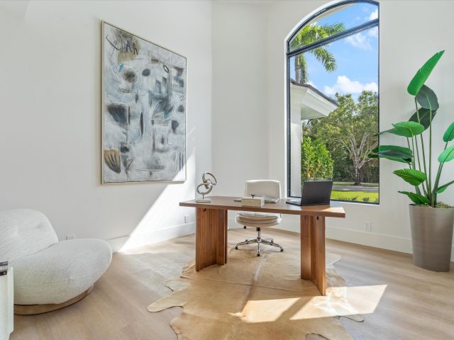 Продажа дома по адресу 1330 Breakers West Boulevard W - фото 6855454