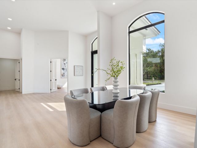 Продажа дома по адресу 1330 Breakers West Boulevard W - фото 6855456