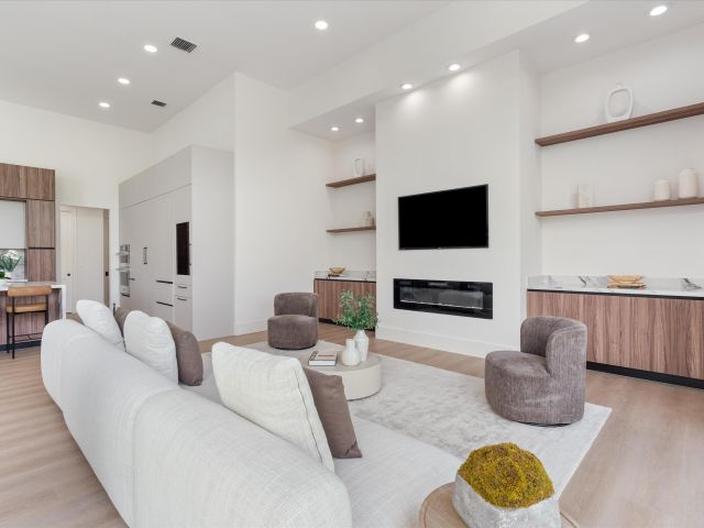 Продажа дома по адресу 1330 Breakers West Boulevard W - фото 6855459