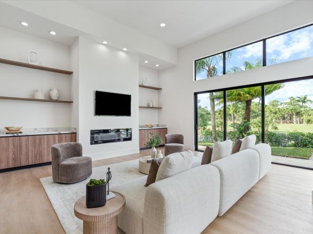 Продажа дома по адресу 1330 Breakers West Boulevard W - фото 6855460