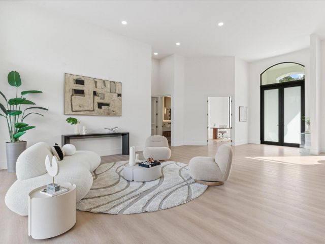 Продажа дома по адресу 1330 Breakers West Boulevard W - фото 6855467