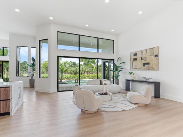 Продажа дома по адресу 1330 Breakers West Boulevard W - фото 6855468