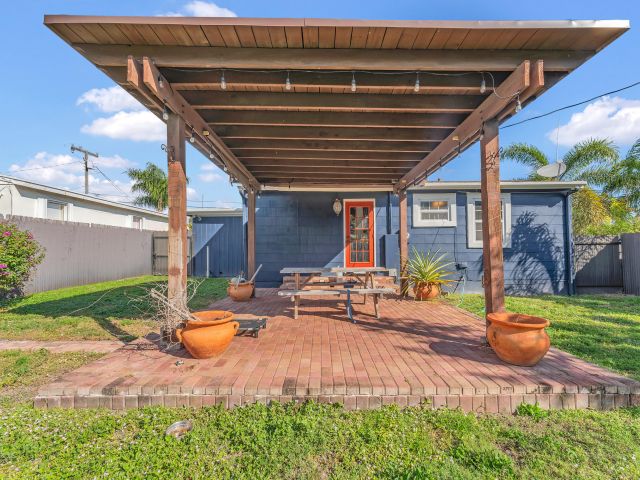 Дом в аренду по адресу 818 Kaye Street - фото 6855435