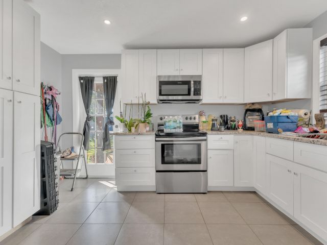 Дом в аренду по адресу 818 Kaye Street - фото 6855445