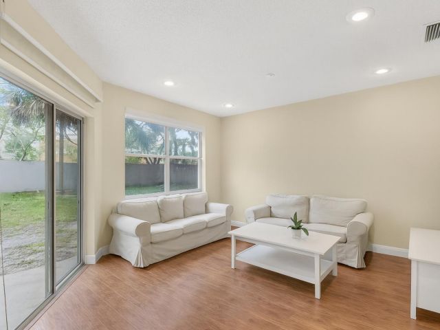 Дом в аренду по адресу 20951 Via Alamanda 3 - фото 6858455