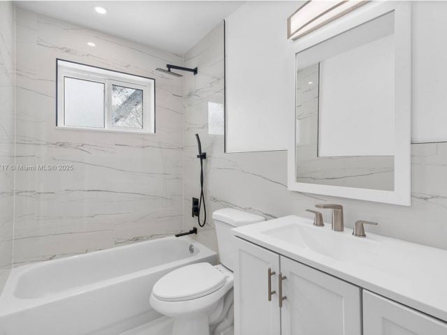 Продажа дома по адресу 1124 Yale Drive - фото 6893051