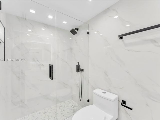 Продажа квартиры #1414 - фото 6856907