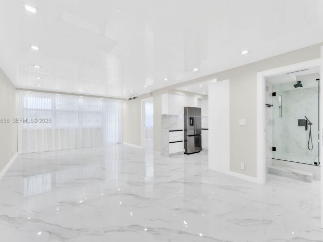 Продажа квартиры #1414 - фото 6856918