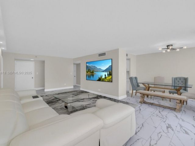 Продажа квартиры #1415 - фото 6856902