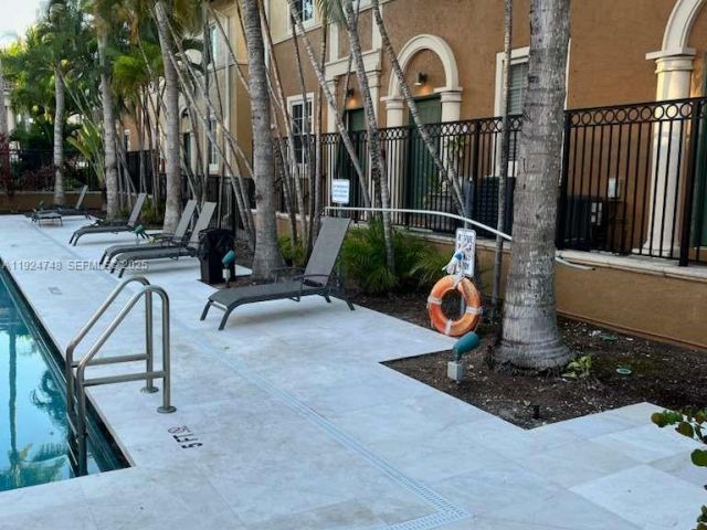 Дом в аренду по адресу 2891 NE 185th St 1006 - фото 7484018