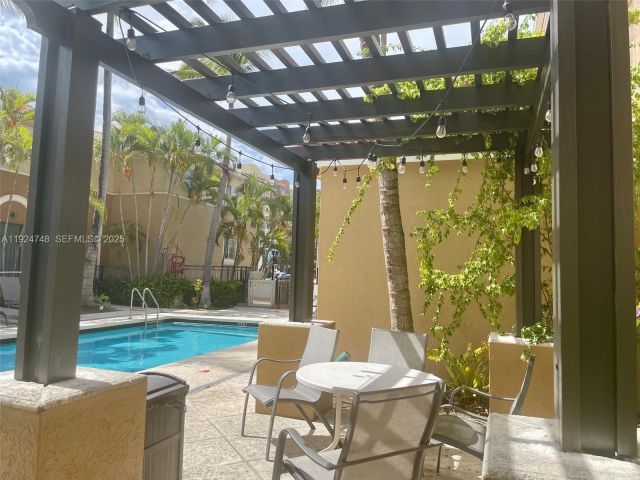 Дом в аренду по адресу 2891 NE 185th St 1006 - фото 7484023