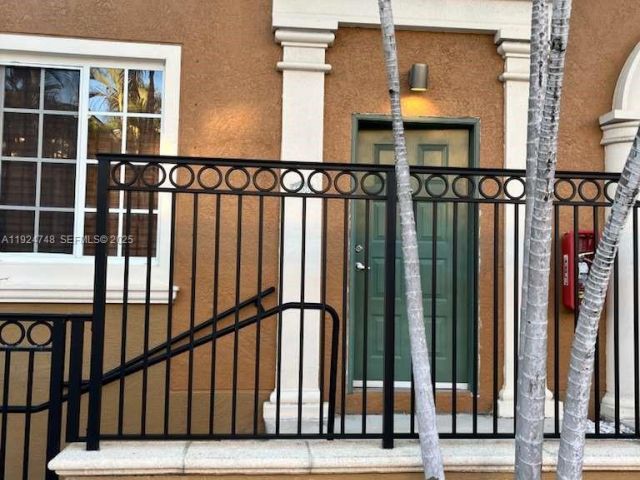 Дом в аренду по адресу 2891 NE 185th St 1006 - фото 7484026