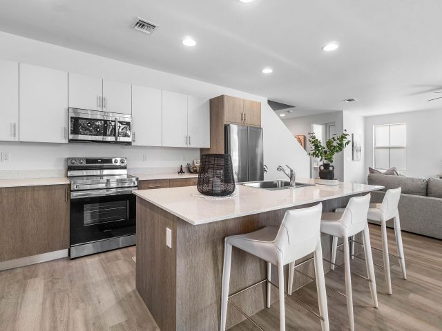 Продажа дома по адресу 6359 Tenor Drive - фото 6856809