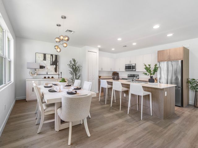 Продажа дома по адресу 6359 Tenor Drive - фото 6856810