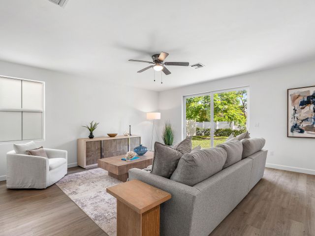 Продажа дома по адресу 6359 Tenor Drive - фото 6856812