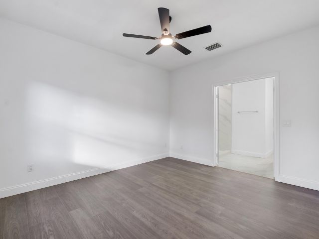 Продажа дома по адресу 1410 SW 85th Avenue - фото 6864473