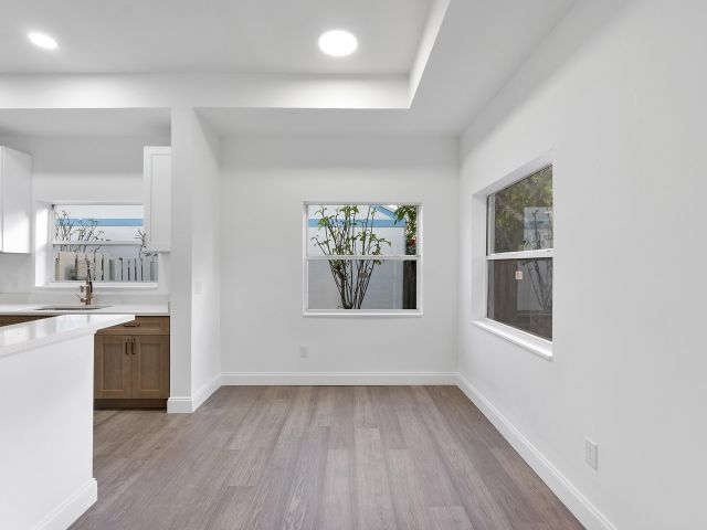 Продажа дома по адресу 1410 SW 85th Avenue - фото 6864475