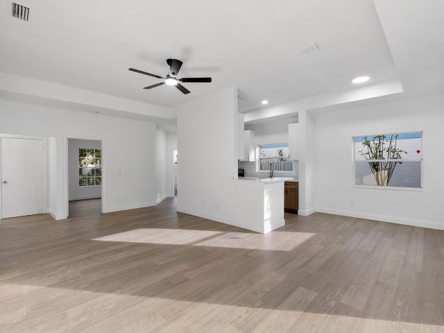 Продажа дома по адресу 1410 SW 85th Avenue - фото 6864477