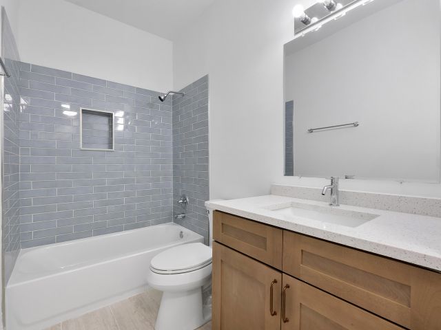 Продажа дома по адресу 1410 SW 85th Avenue - фото 6864490