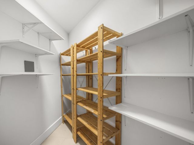 Продажа дома по адресу 2648 NE 26 Place - фото 6877378